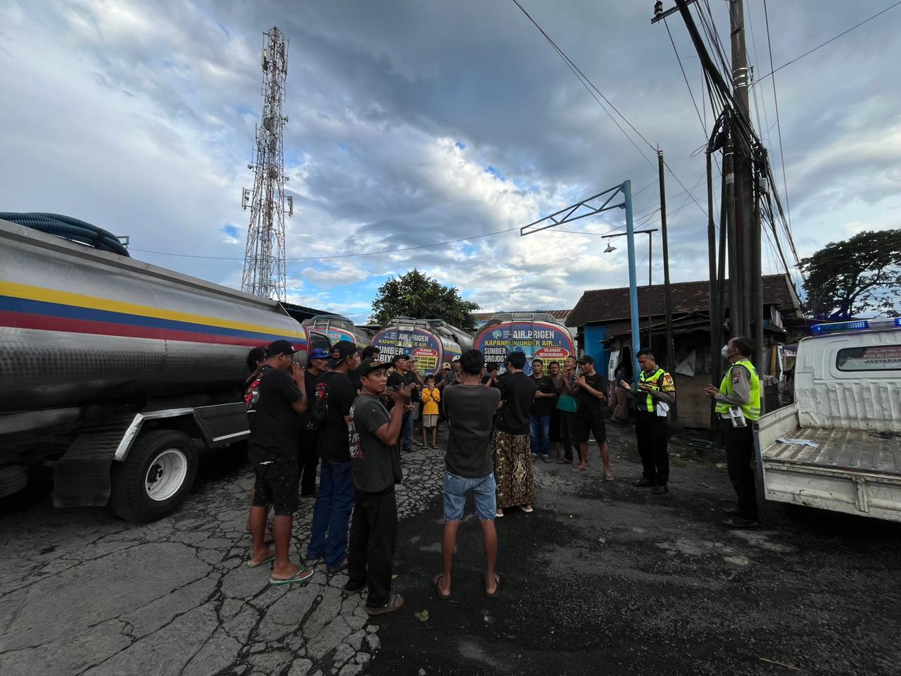 Semangat Berbagi Ramadan, Sumber Abiyyu Bagikan Ratusan Takjil Gratis untuk Masyarakat